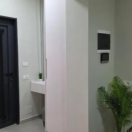 Just Renovated 1st Floor Near Center 2 Тирана