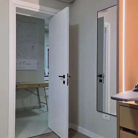 Just Renovated 1st Floor Near Center 2