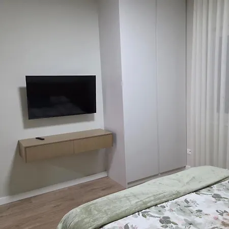 Appartement Just Renovated 1st Floor Near Center 2 Tirana