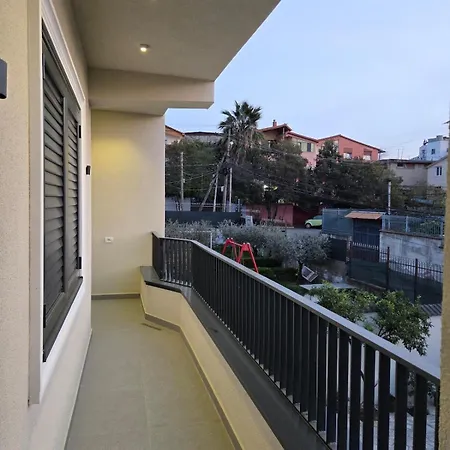Appartement Just Renovated 1st Floor Near Center 2