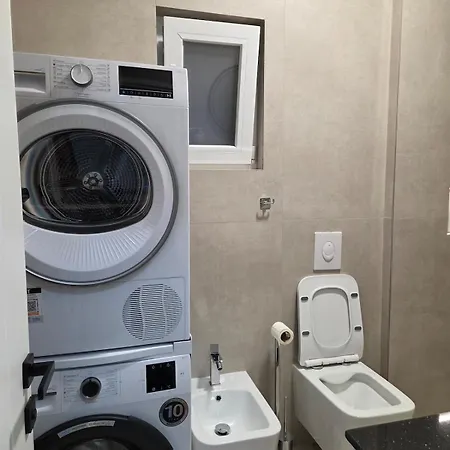 Appartement Just Renovated 1st Floor Near Center 2 Tirana