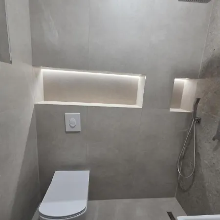 Just Renovated 1st Floor Near Center 2 Апартаменты Тирана