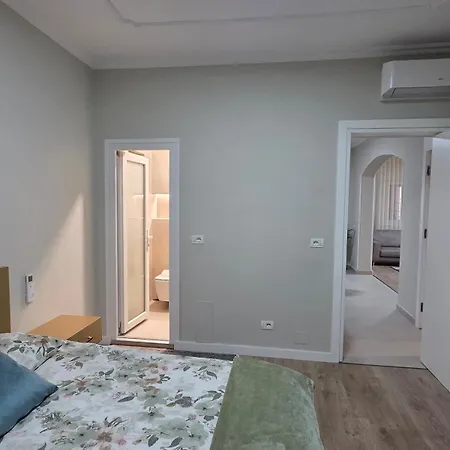 Appartement Just Renovated 1st Floor Near Center 2 Tirana