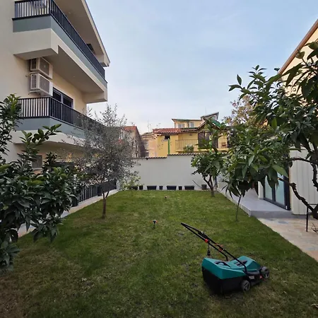 Just Renovated 1st Floor Near Center 2 Апартаменты *